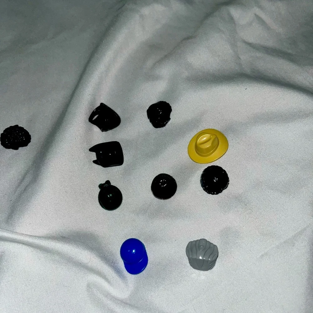 Lego Mini Figure Pieces - Picture 1 of 3
